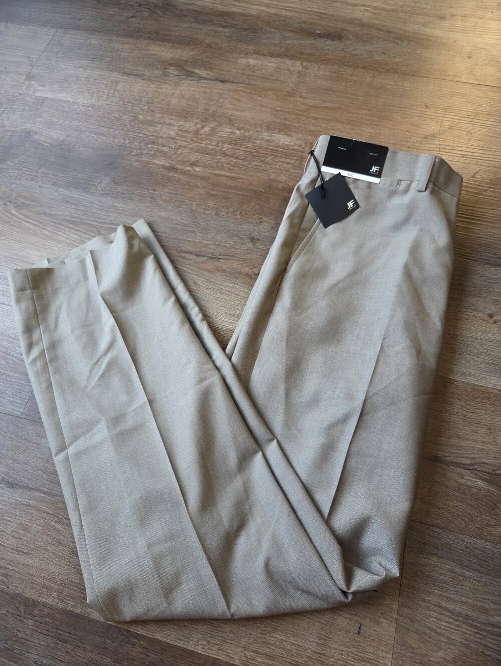NWT J. Ferrar Tan/Beige Dress Pants Slacks Flat Front Size 34x34. Brand new